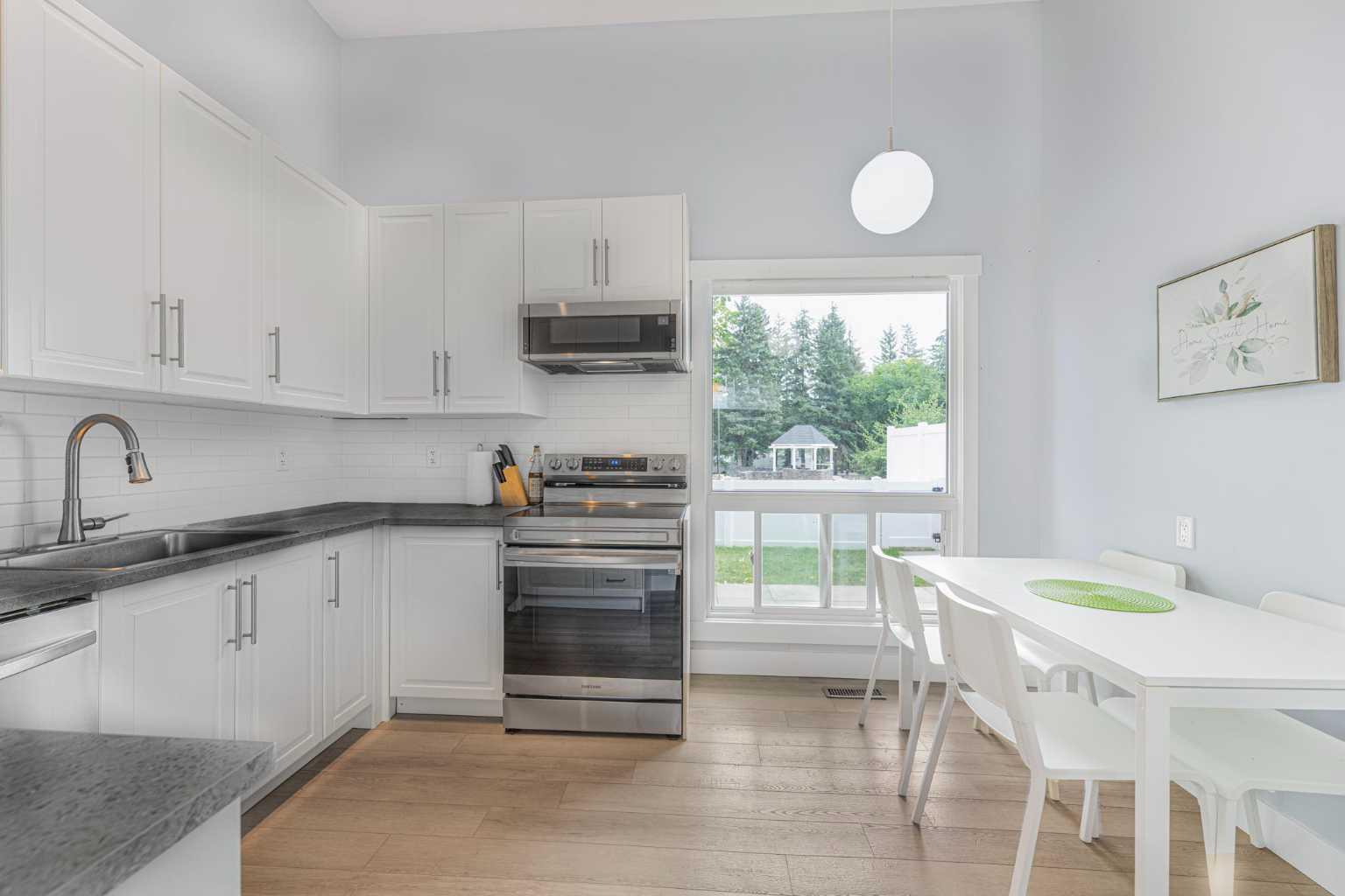 352 Brae Glen Road SW