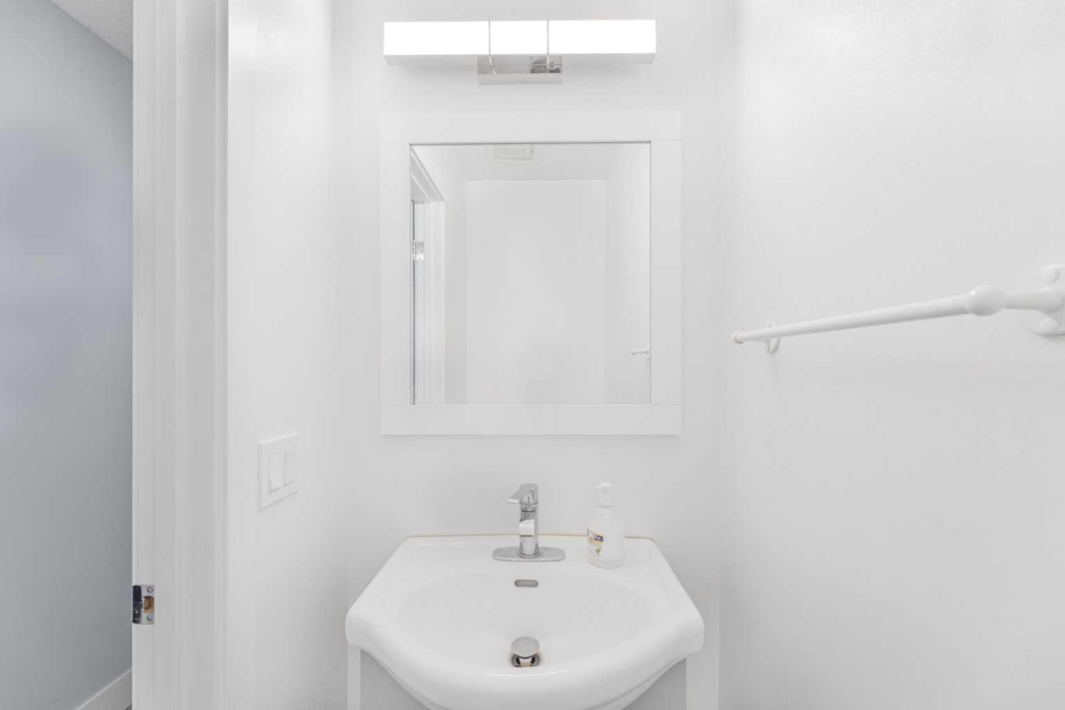 352 Brae Glen Road SW