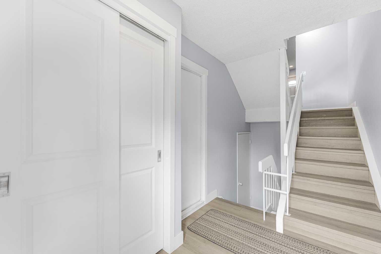 352 Brae Glen Road SW