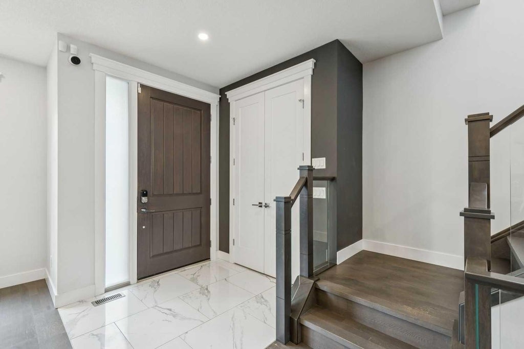 Photo of 2826 40 Street SW, Calgary, AB T3E 3J6 (MLS # A2305359)
