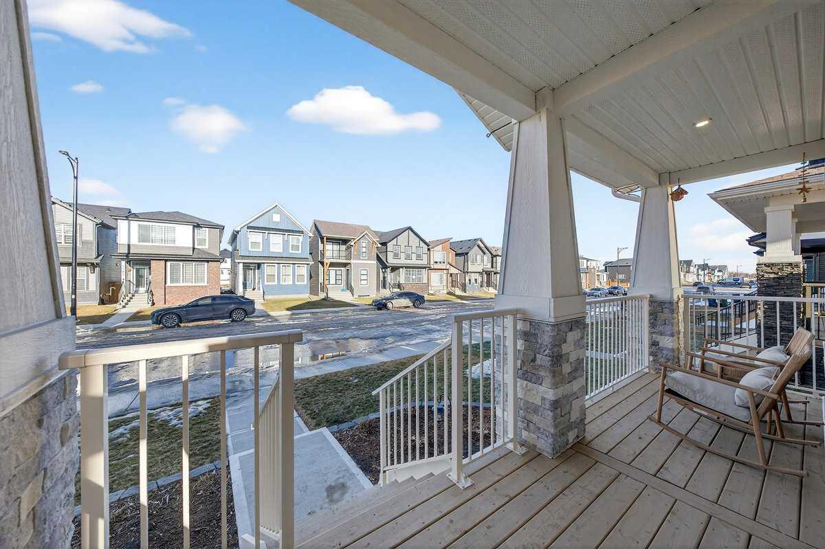 3238 Chinook Winds Drive SW