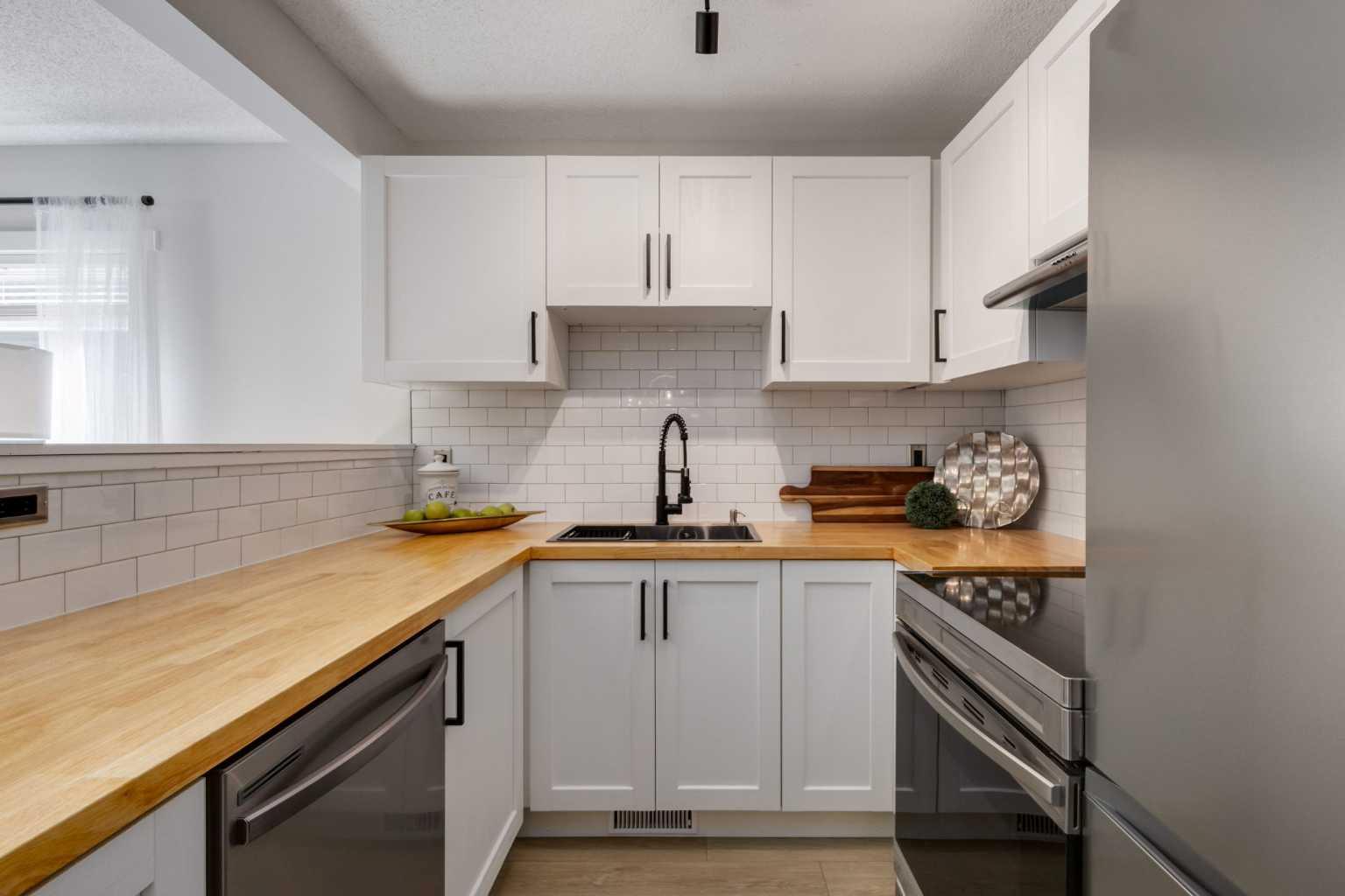 16 Millrise Green SW