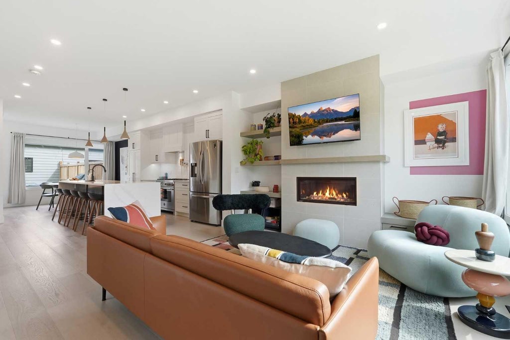 Photo of 422 6A Street NE, Calgary, AB T2E 4A7 (MLS # A2335516)