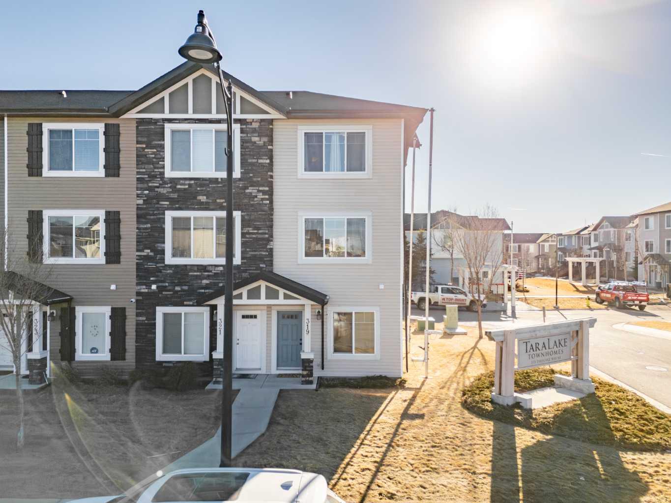 319 Taralake Way NE