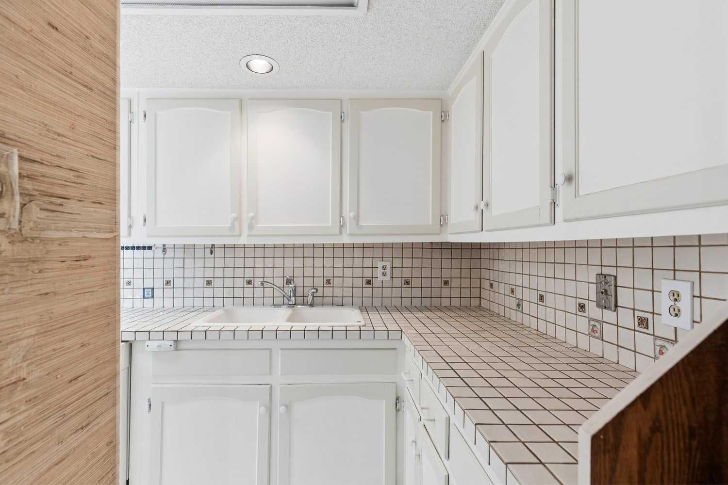 629 Royal Avenue SW 303