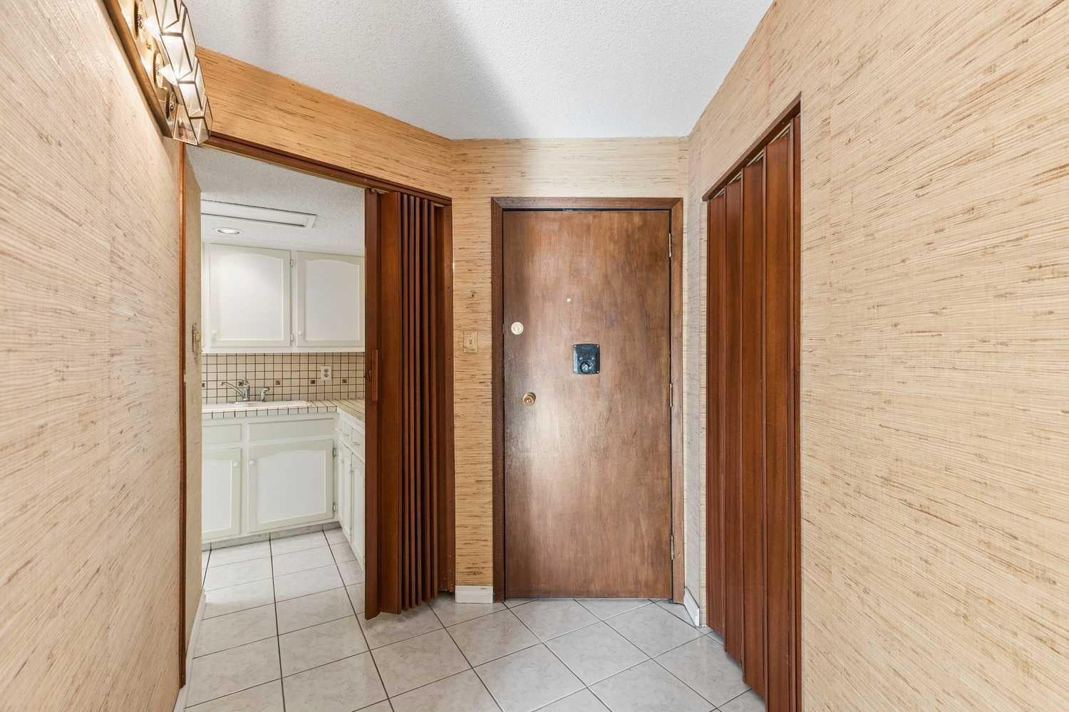 629 Royal Avenue SW 303