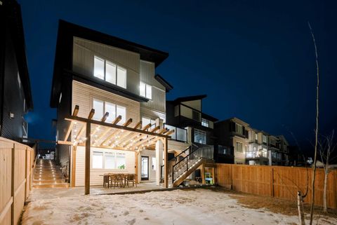 156 Precedence View Cochrane AB T4C 2W7