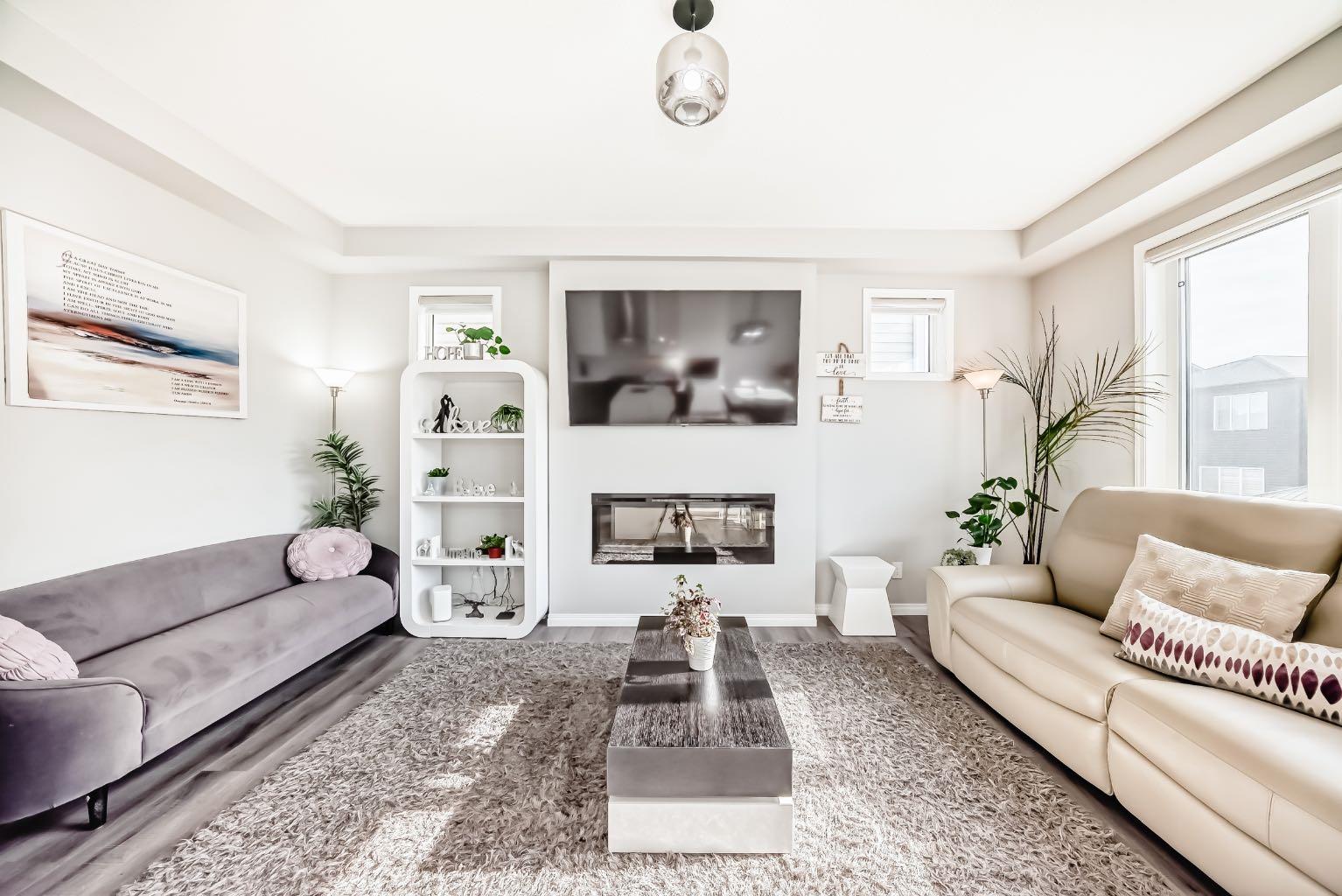 127 Carrington Crescent NW