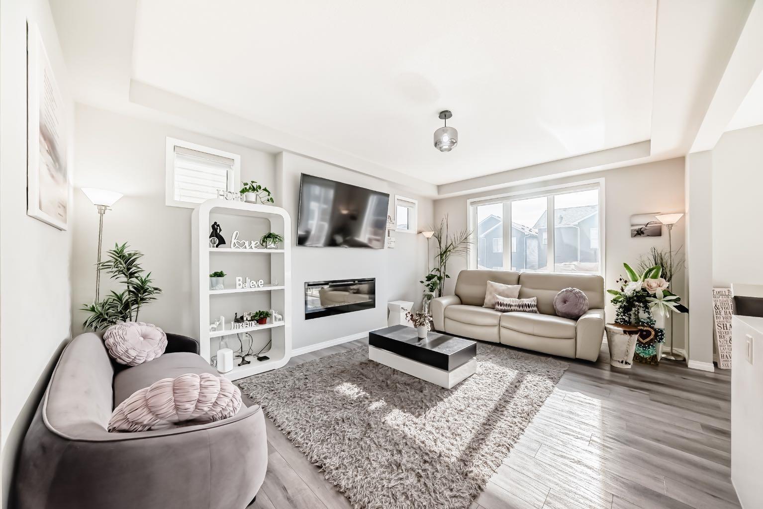 127 Carrington Crescent NW