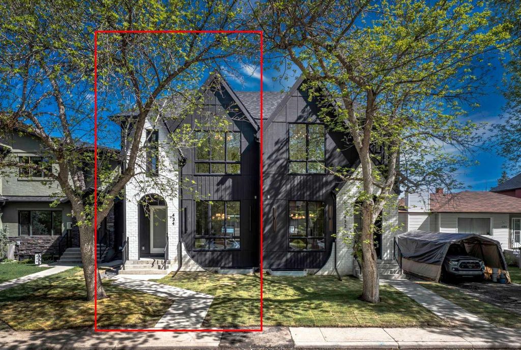 Photo of 434 23 Avenue NW, Calgary, AB T2M 1S4 (MLS # A2275158)