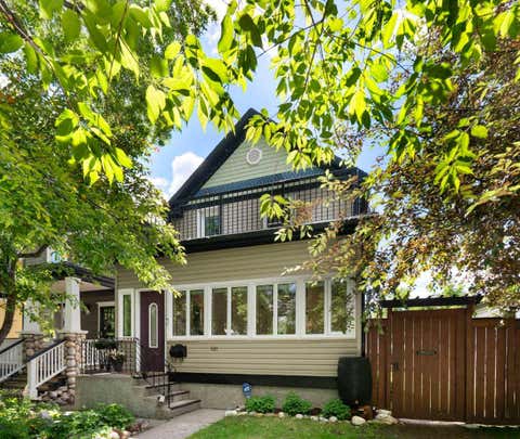 Photo of 521 10 Avenue NE, Calgary, AB T2E 0X7 (MLS # A2322969)