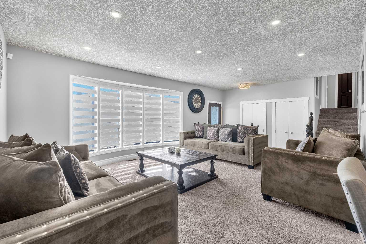 351 Templevale Place NE