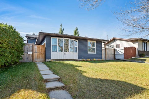 Photo of 11 Berwick Hill NW, Calgary, AB T3K 1C4 (MLS # A2350760)