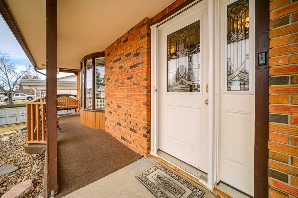 Photo of 2020 25th Avenue N, Lethbridge, AB T1H 4V3 (MLS # A2286808)