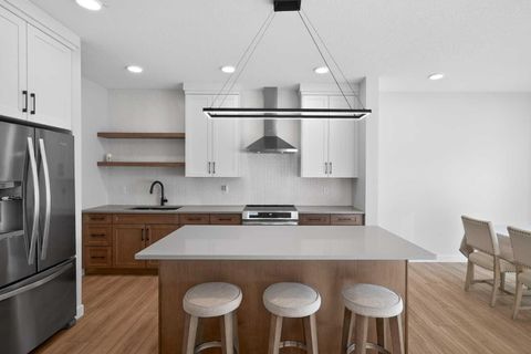 Photo of 78 Silverton Glen Crescent SW, Calgary, AB T2X 5C2 (MLS # A2294585)