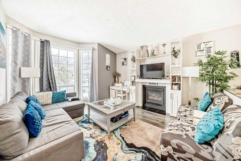 Photo of 33 Martinridge Road NE, Calgary, AB T3J 3L4 (MLS # A2273053)