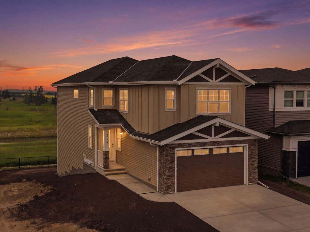 Photo of 358 Kinniburgh Loop, Chestermere, AB T1X 3C4 (MLS # A2328912)