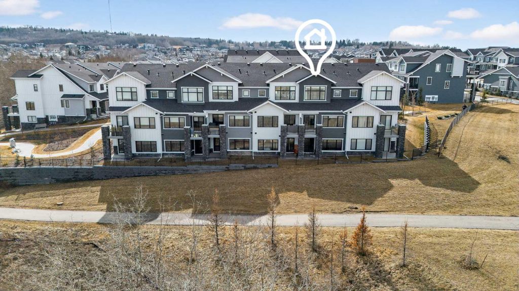 Photo of 116 Crestridge Common SW, Calgary, AB T3B 6J5 (MLS # A2301878)