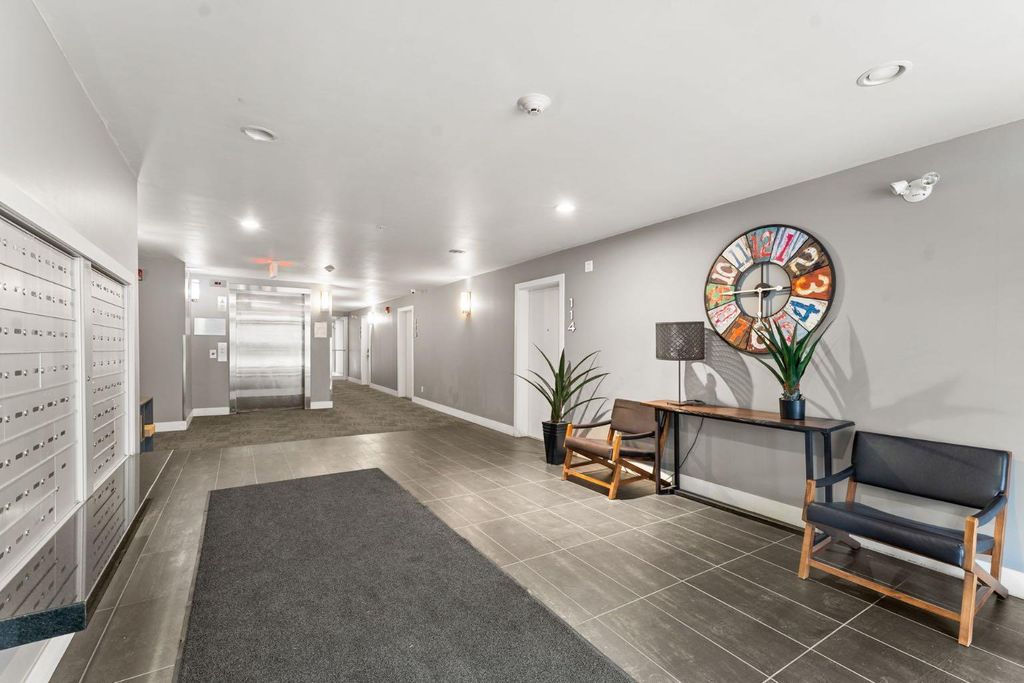 Photo of 515 4 Avenue NE #302, Calgary, AB T2E 0J9 (MLS # A2282029)