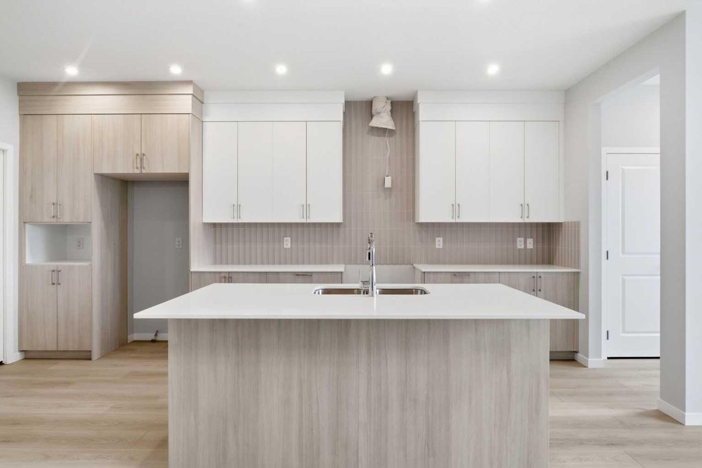 Photo of 37 Rosemary Gardens SE, Calgary, AB T3S 1A6 (MLS # A2332596)