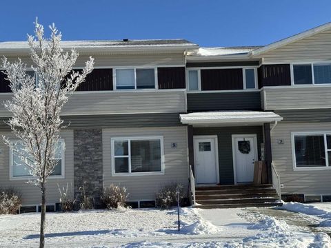 5 Iron Gate Boulevard Sylvan Lake AB T4S 0T6