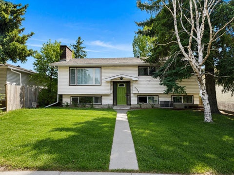 Photo of 5724 Dalmead Crescent NW, Calgary, AB T3A 1E6 (MLS # A2314619)