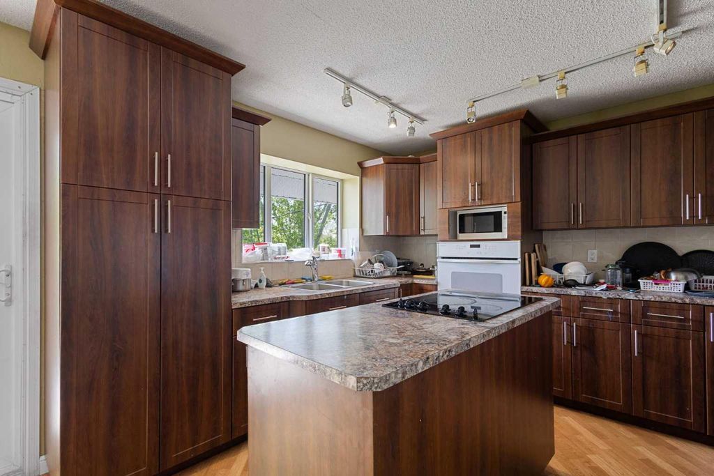 Photo of 5724 Dalmead Crescent NW, Calgary, AB T3A 1E6 (MLS # A2314619)