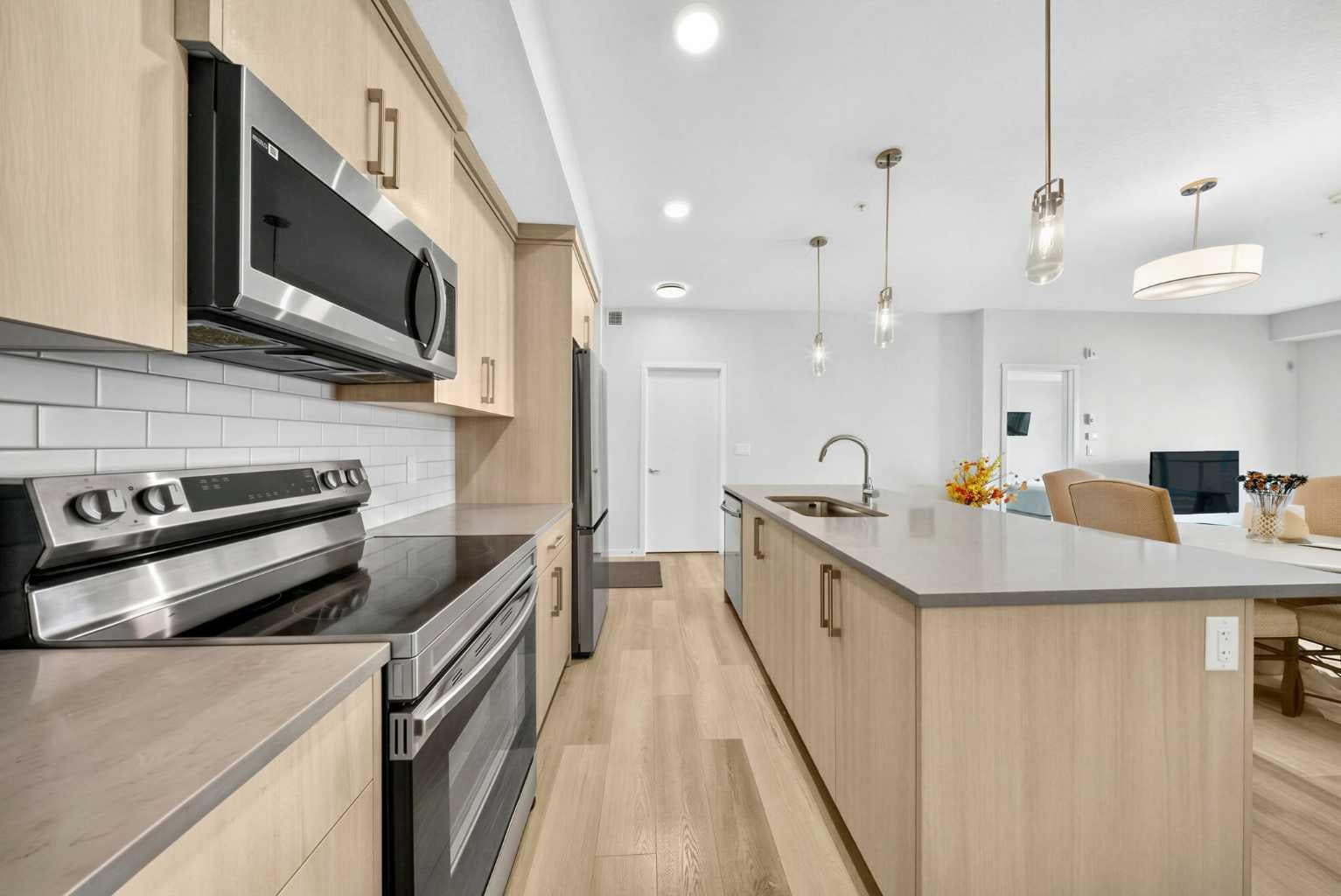 220 Seton Grove SE 1211