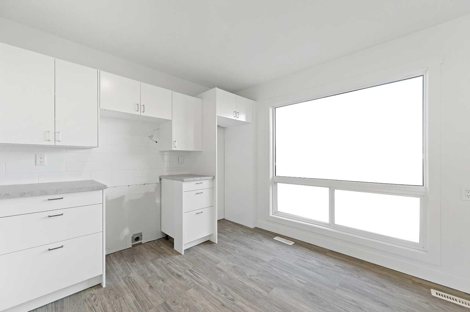 220 Erin Mount Crescent SE 4