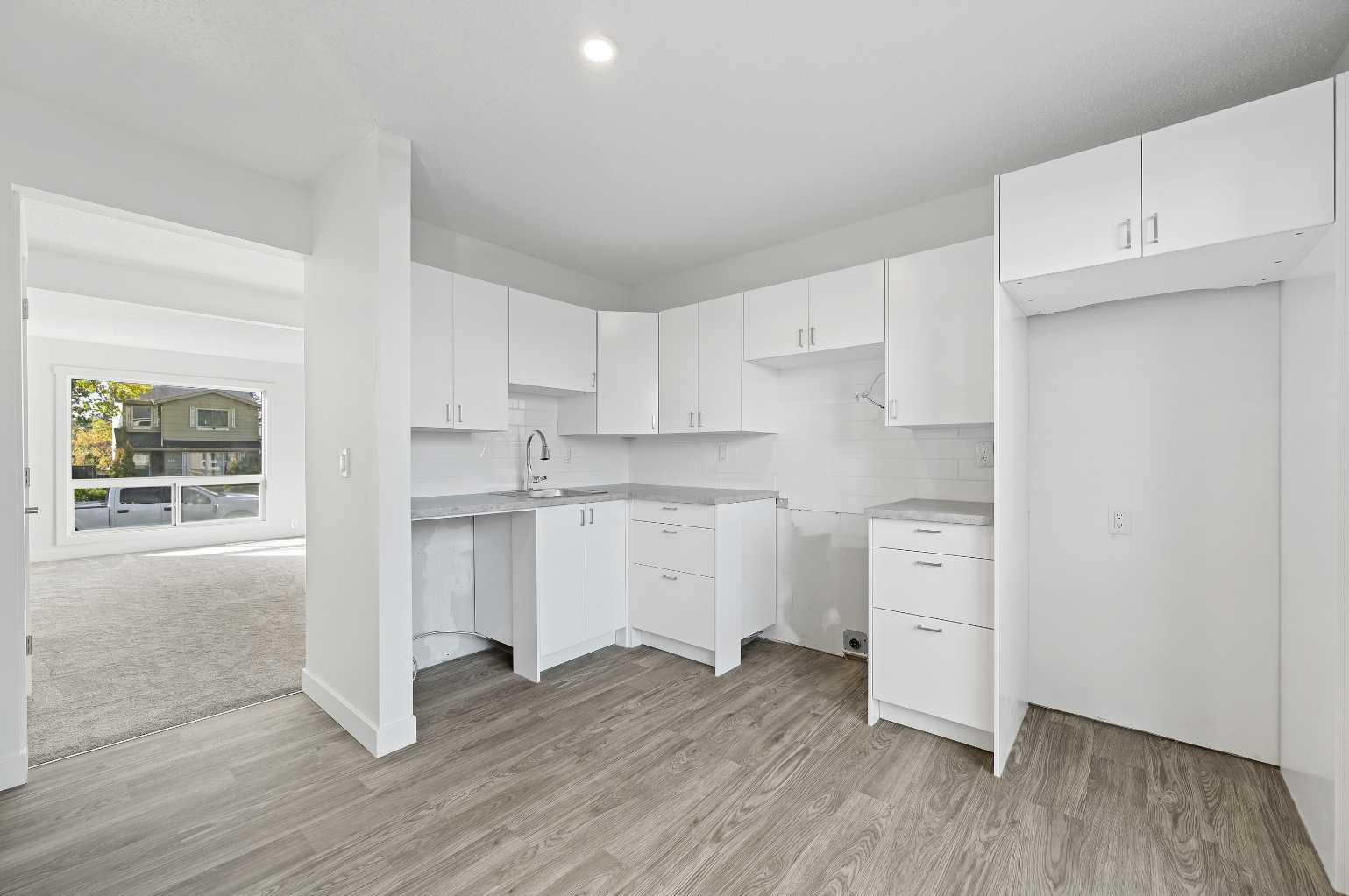 220 Erin Mount Crescent SE 4