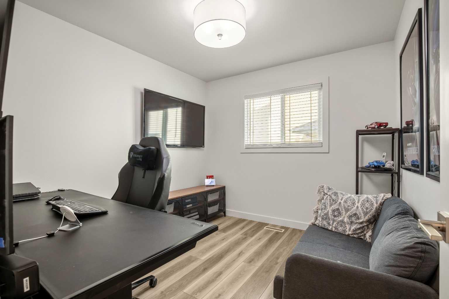 236 Mt Sparrowhawk Place SE