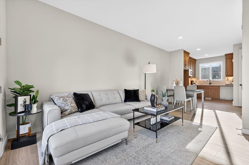 Photo of 643 53 Avenue SW, Calgary, AB T2V 0C2 (MLS # A2330429)