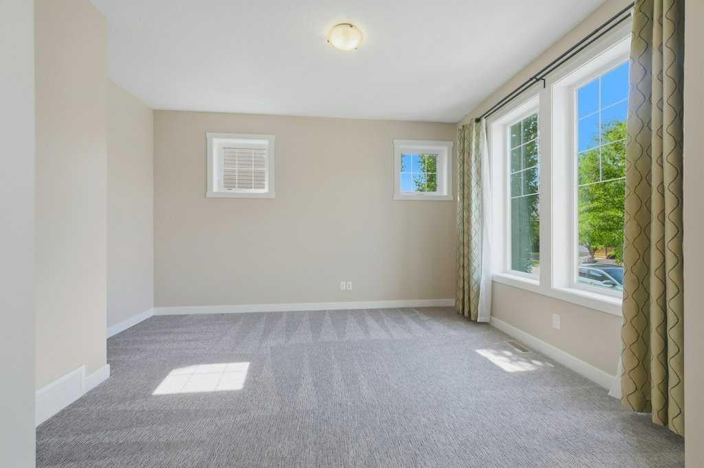 98 Elgin Meadows Circle SE