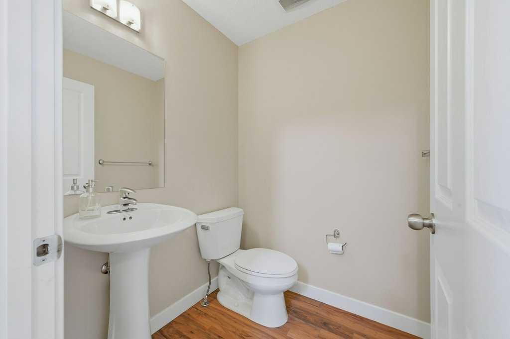 98 Elgin Meadows Circle SE
