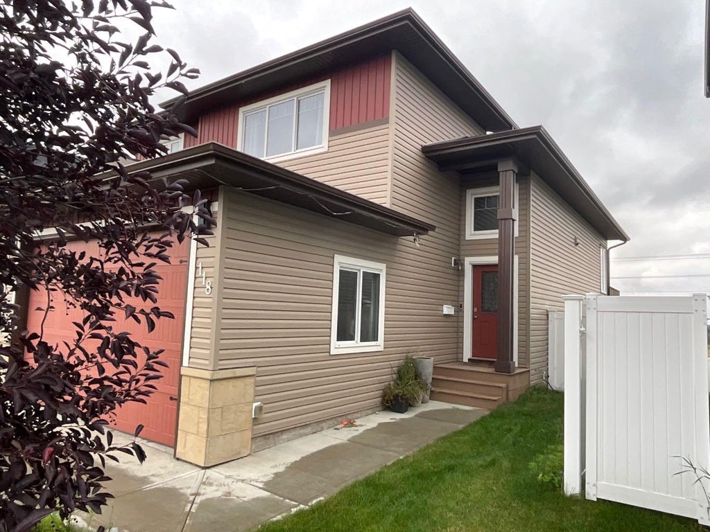 Photo of 118 Mitchell Crescent, Blackfalds, AB T4M 0H6 (MLS # A2343199)
