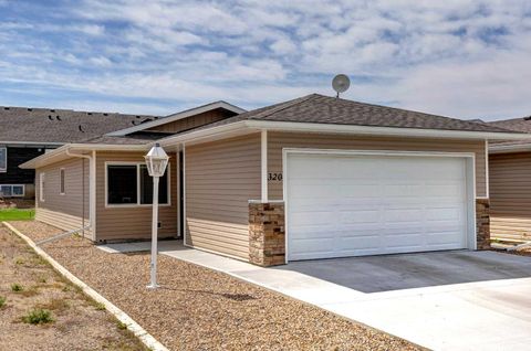 Photo of 320 Whispering Way, Vulcan, AB T0L 2B0 (MLS # A2331029)