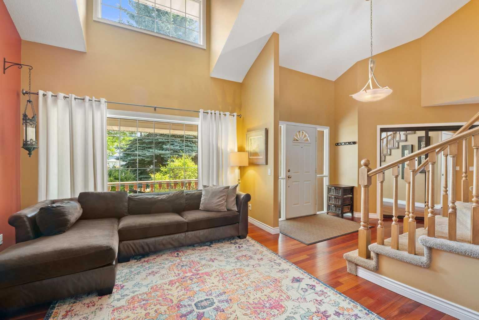 96 Scenic Hill Close NW