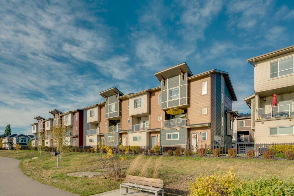 Photo of 122 Harvest Grove NE, Calgary, AB T3K 2P3 (MLS # A2350684)