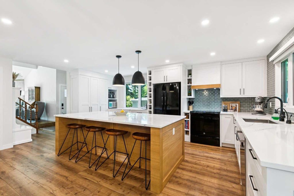 Photo of 272 Woodfield Road SW, Calgary, AB T2W 5P6 (MLS # A2327693)