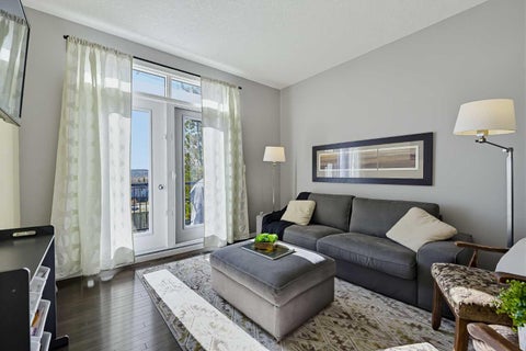 Photo of 79 Evansview Gardens NW, Calgary, AB T3P 0L2 (MLS # A2353244)