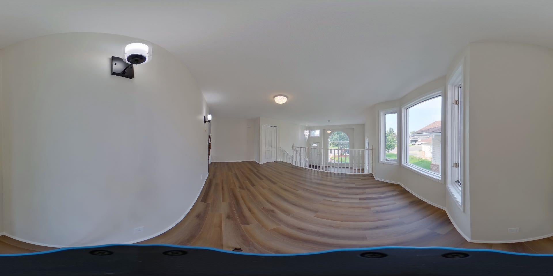1028 James Crescent NW