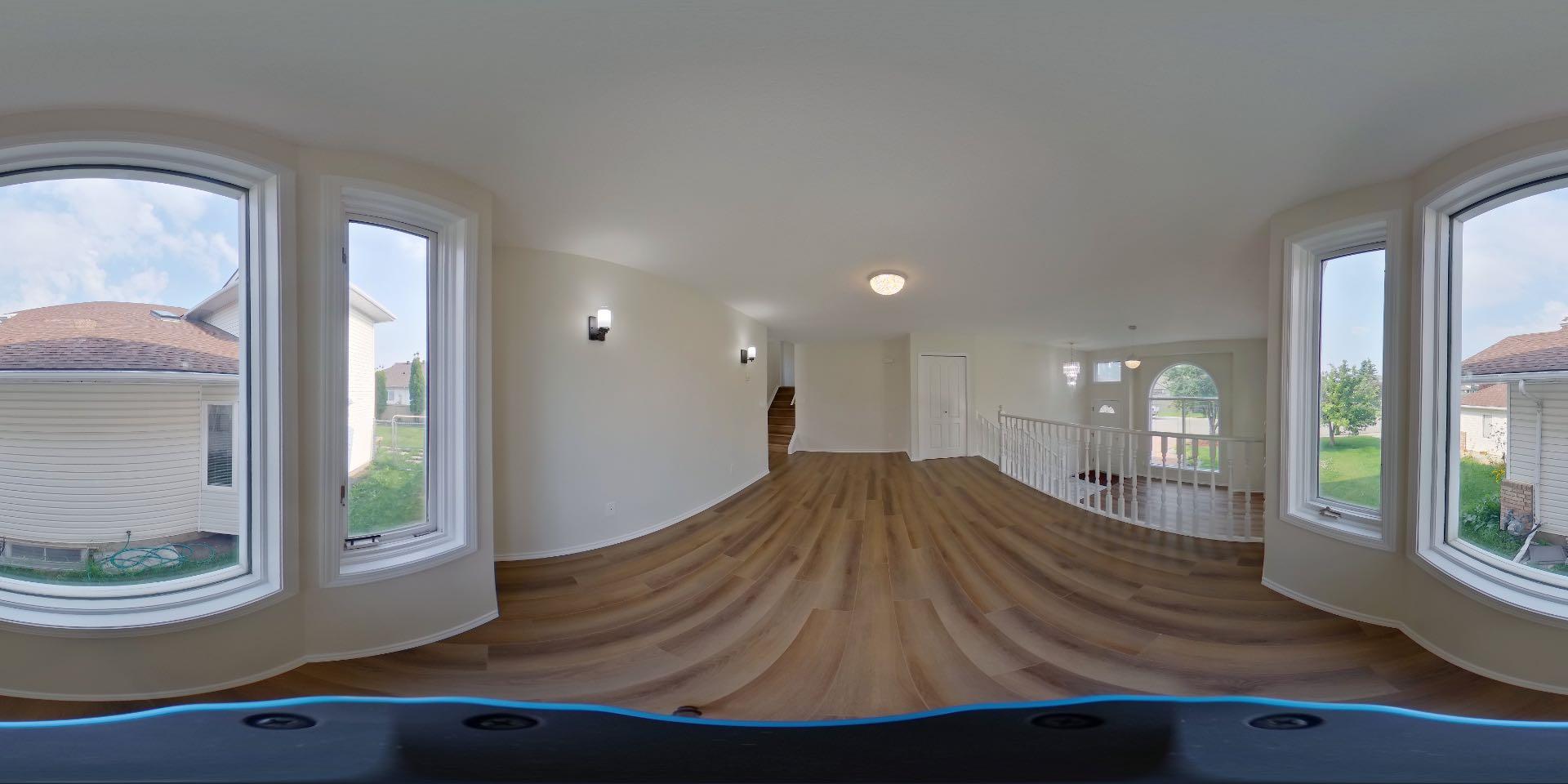1028 James Crescent NW