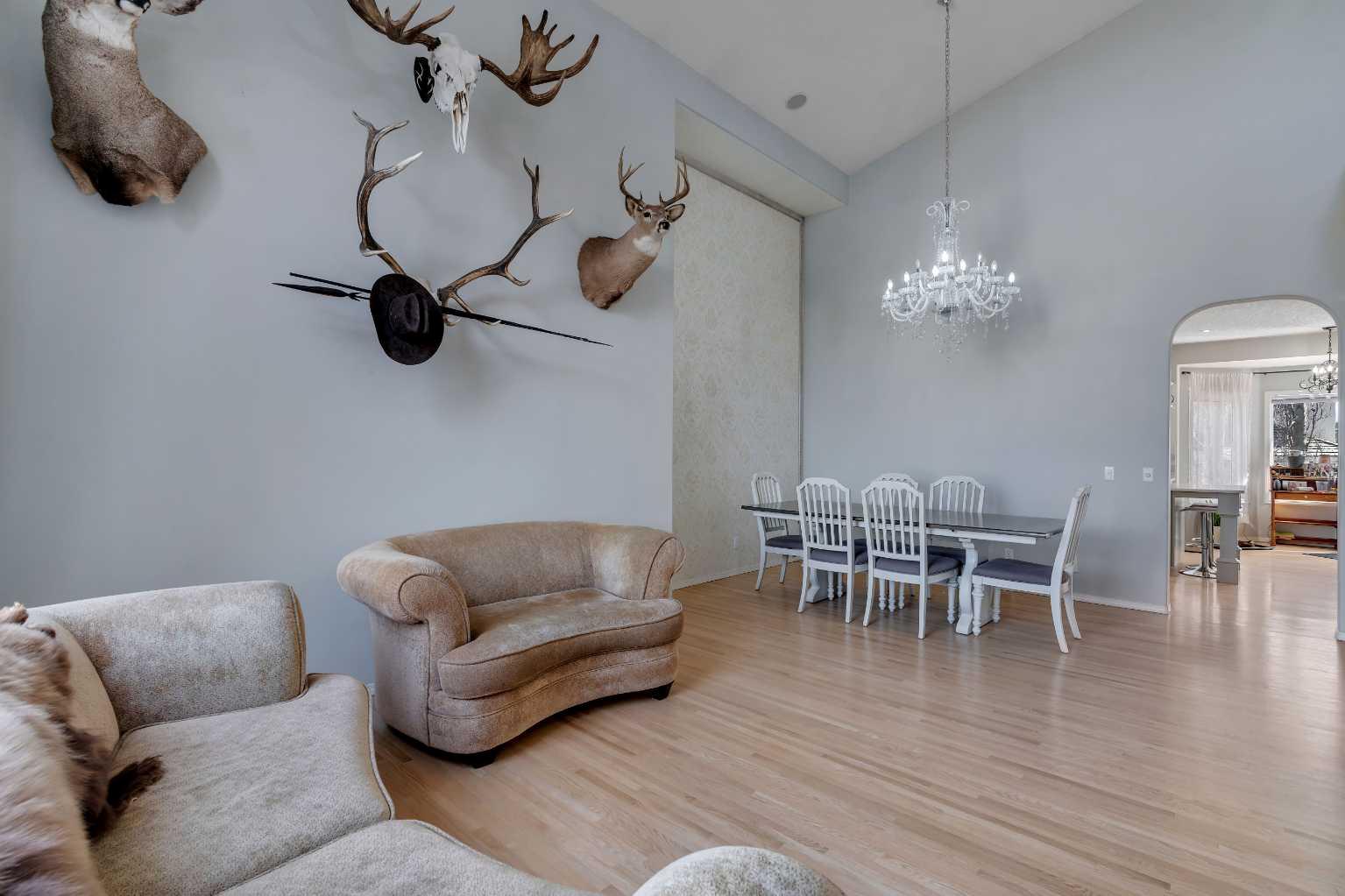 37 Mt Yamnuska Place SE