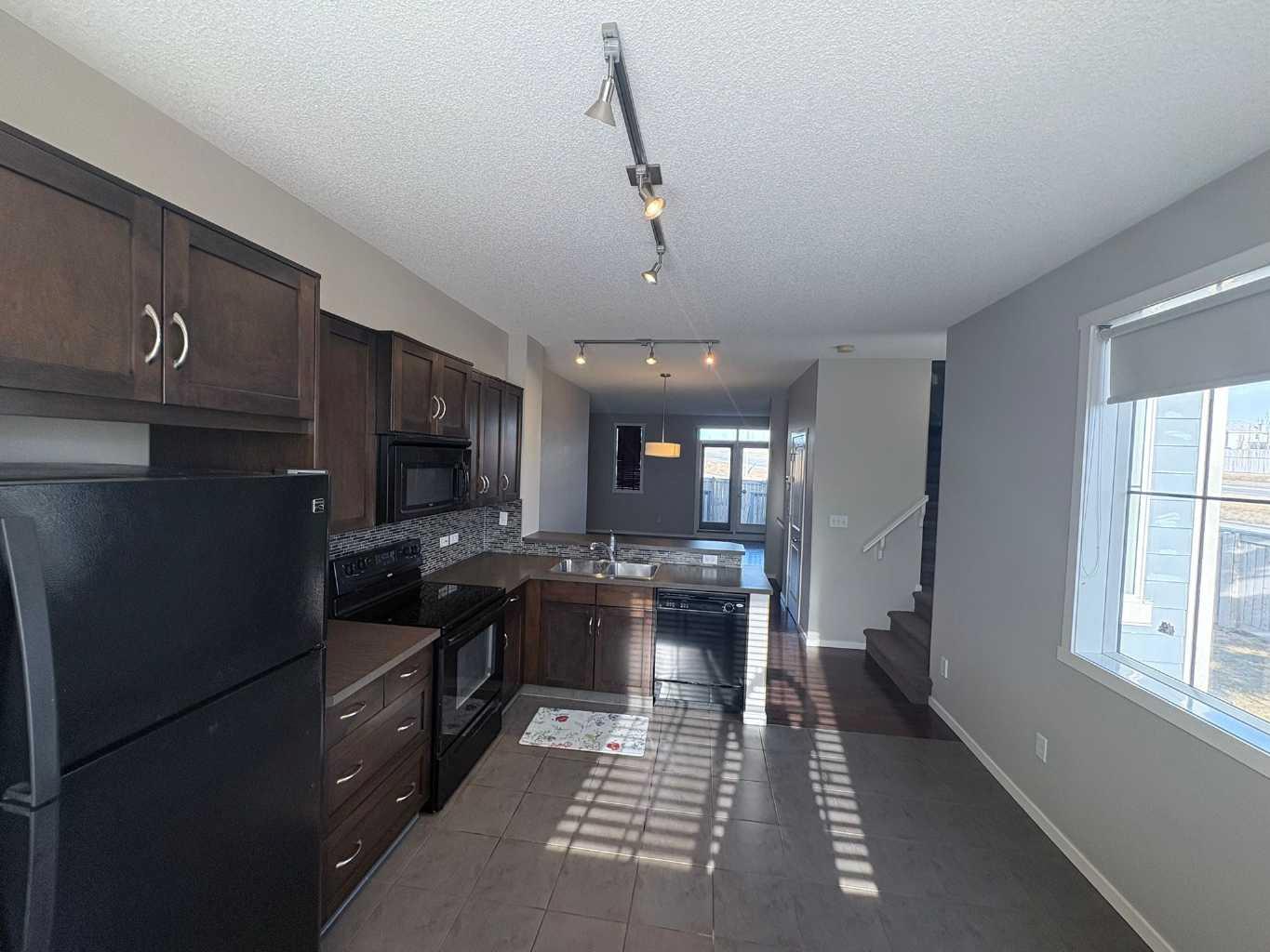 125 Panatella Way NW 2202