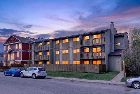 Photo of 3911 1 Street NE #3, Calgary, AB T2E 3E2 (MLS # A2307727)