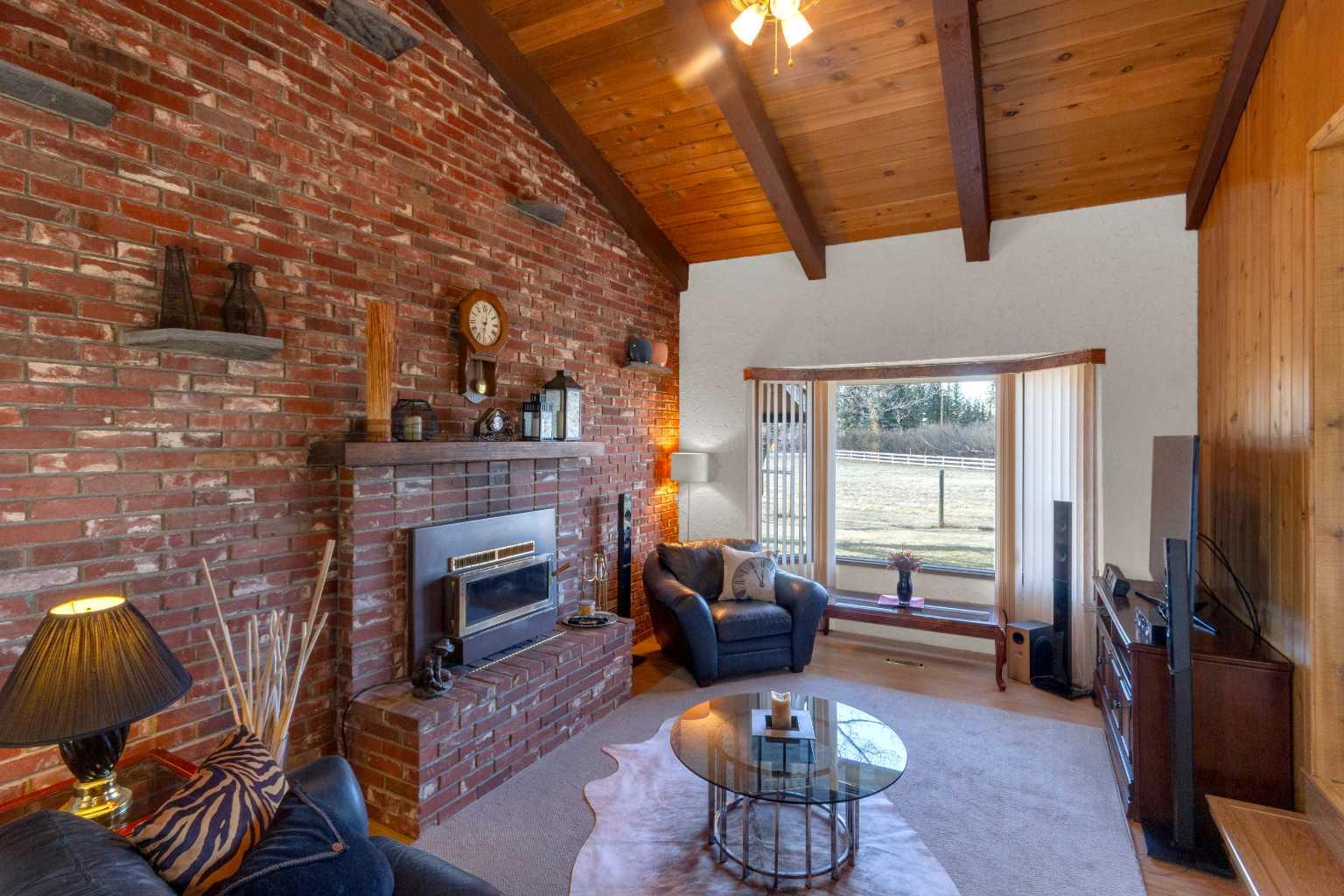 16014 Dewinton Riding Club Road E