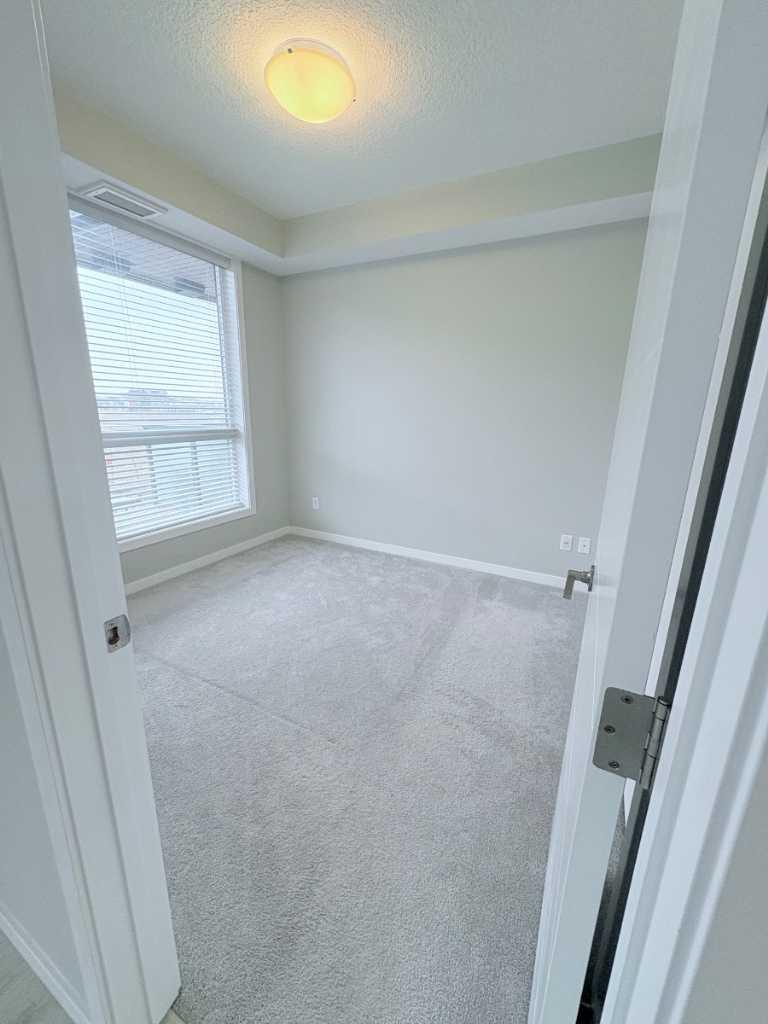 122 Mahogany Centre SE 403