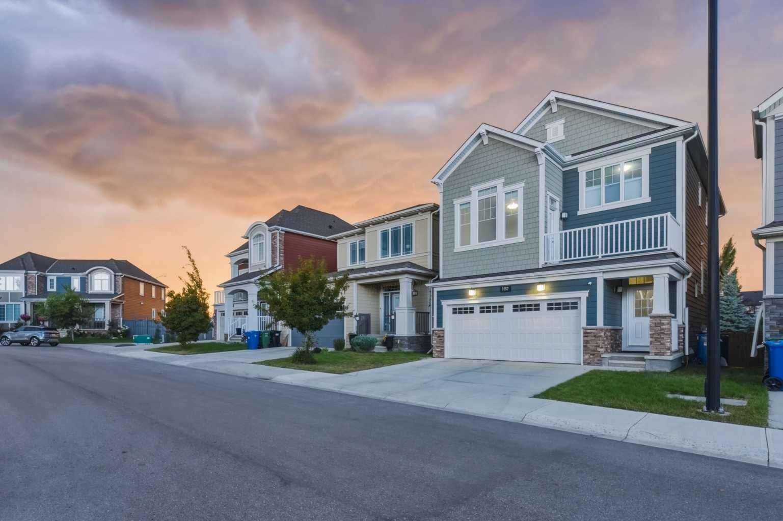 102 Yorkville Green SW