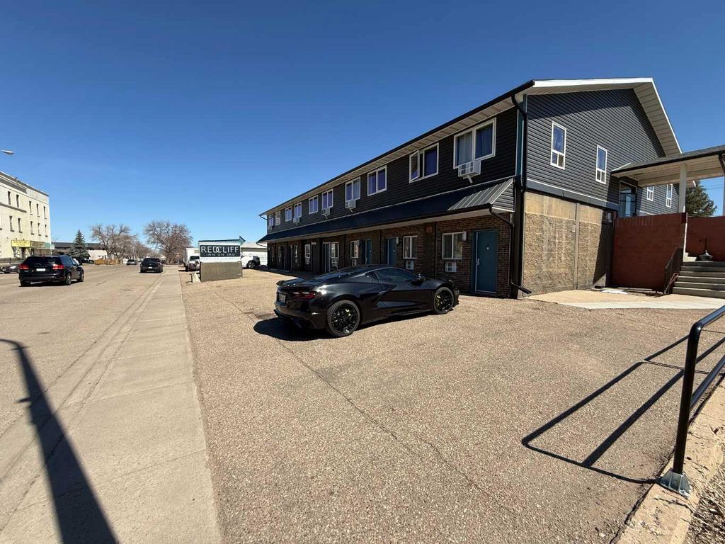 Photo of 10 3 Street NE, Redcliff, AB T1J 2P0 (MLS # A2304861)