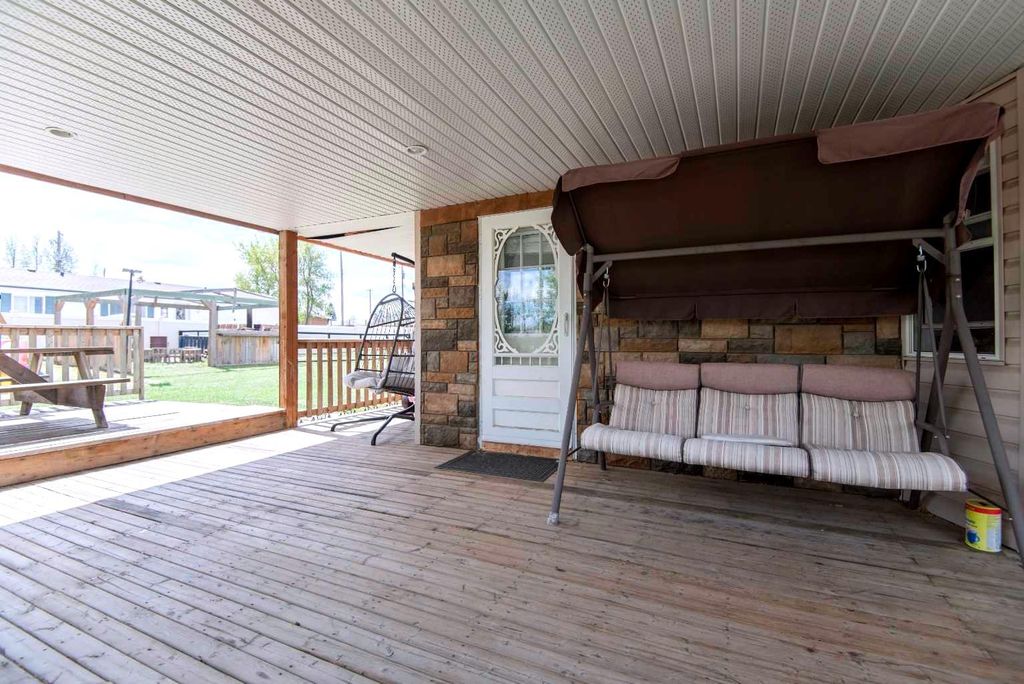 Photo of 5024 49 Street, Clive, AB T0C 0Y0 (MLS # A2310241)